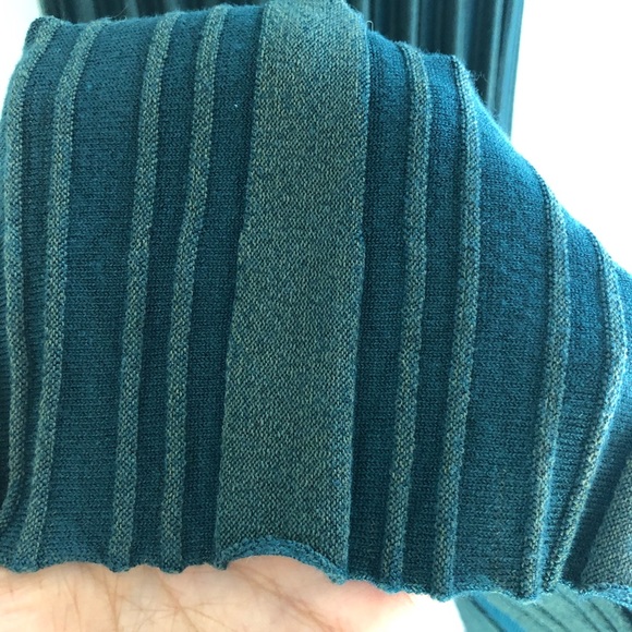 Cooperative Urban Outfitters Green Pleated Sweater Dress size Extra Small - Picture 5 of 7